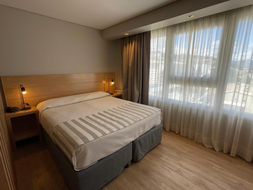 Hotel Ayres Del Nahuel Bariloche Buitenkant foto